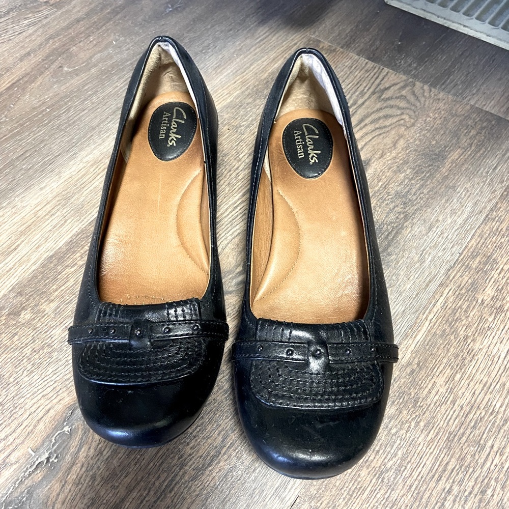 Clarks Comfy Black Flats 7.5